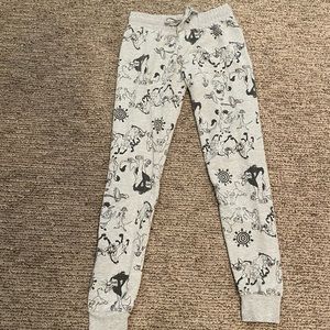 Lion King junior’s jogger lounge pants, XS